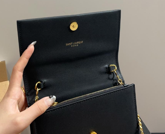 Bolso bandolera pequeño de piel con borla Kate