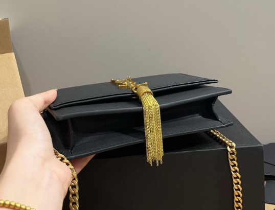 Bolso bandolera pequeño de piel con borla Kate